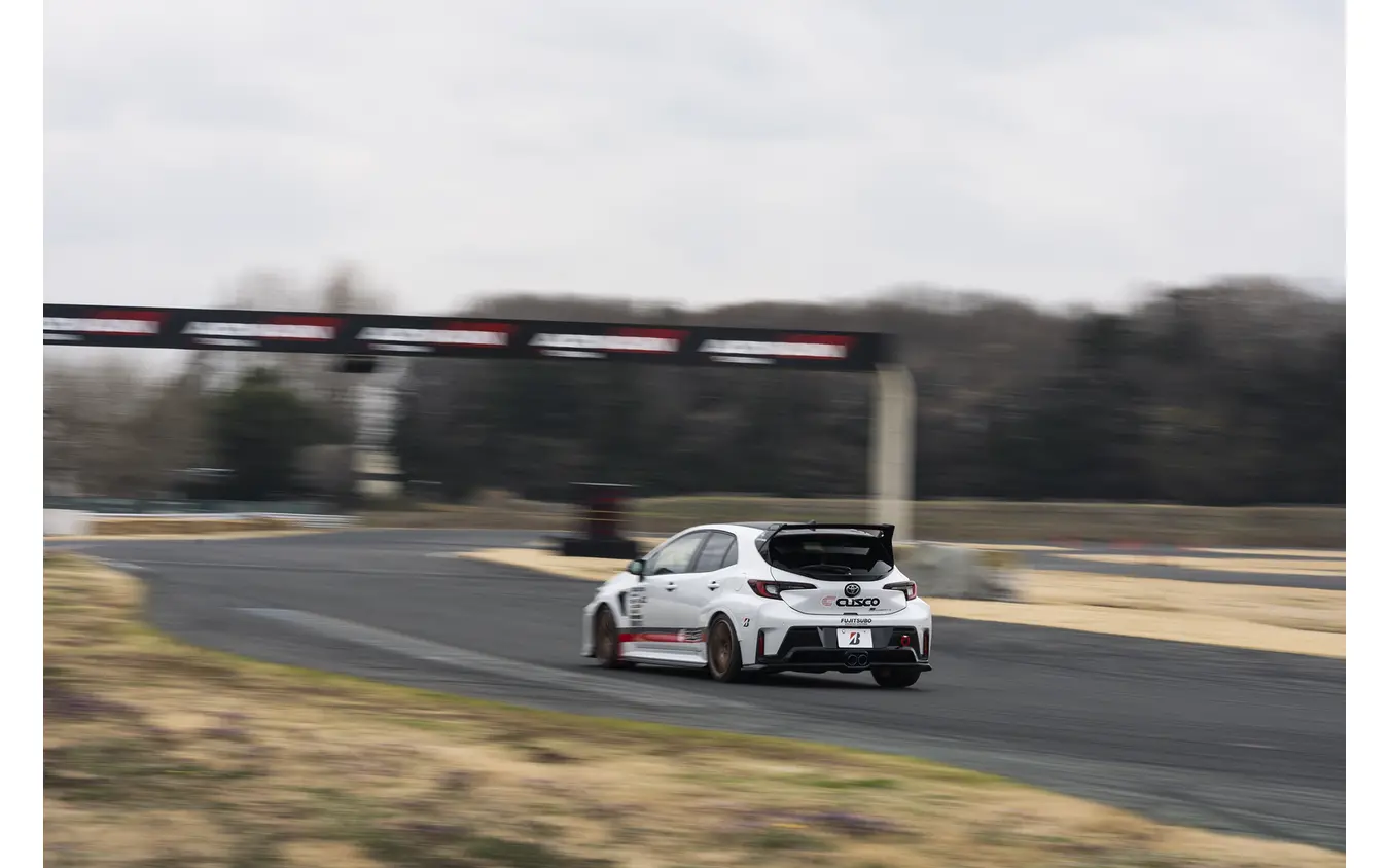 ブリヂストン ポテンザRE71RZ（新製品）を装着したトヨタ GRカローラRZ