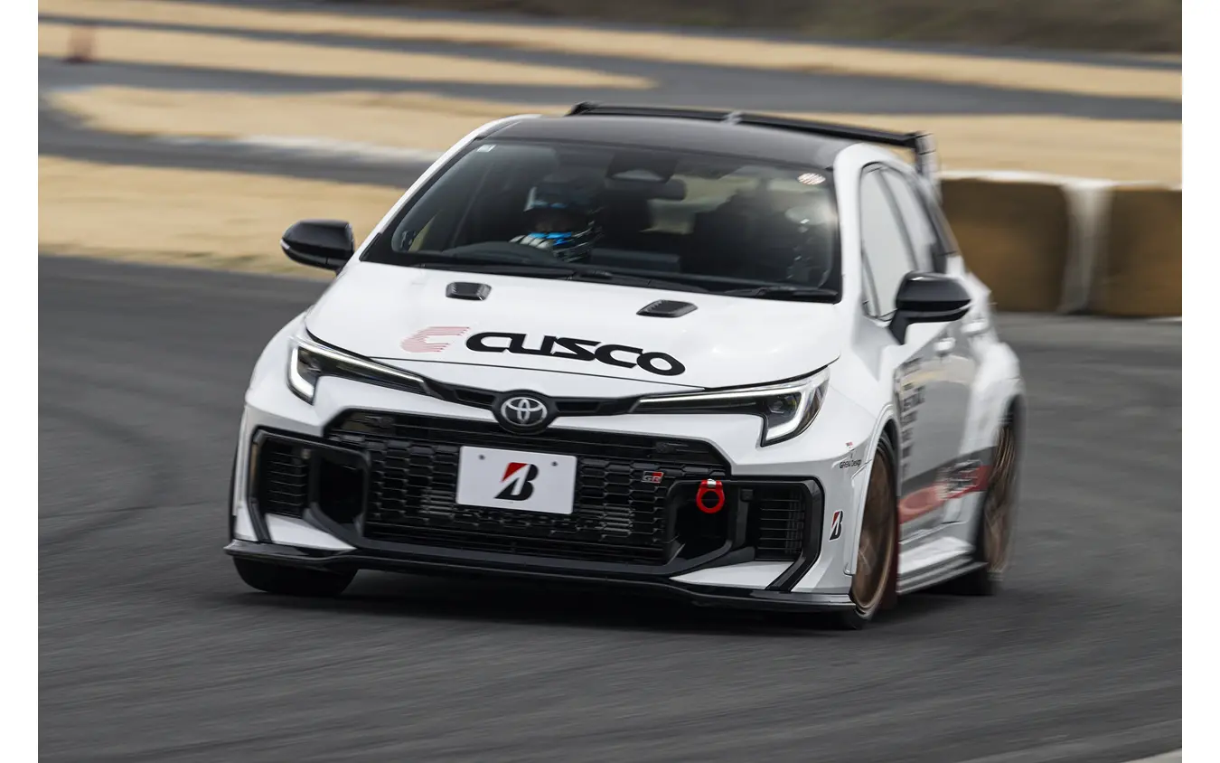 ブリヂストン ポテンザRE71RZ（新製品）を装着したトヨタ GRカローラRZ