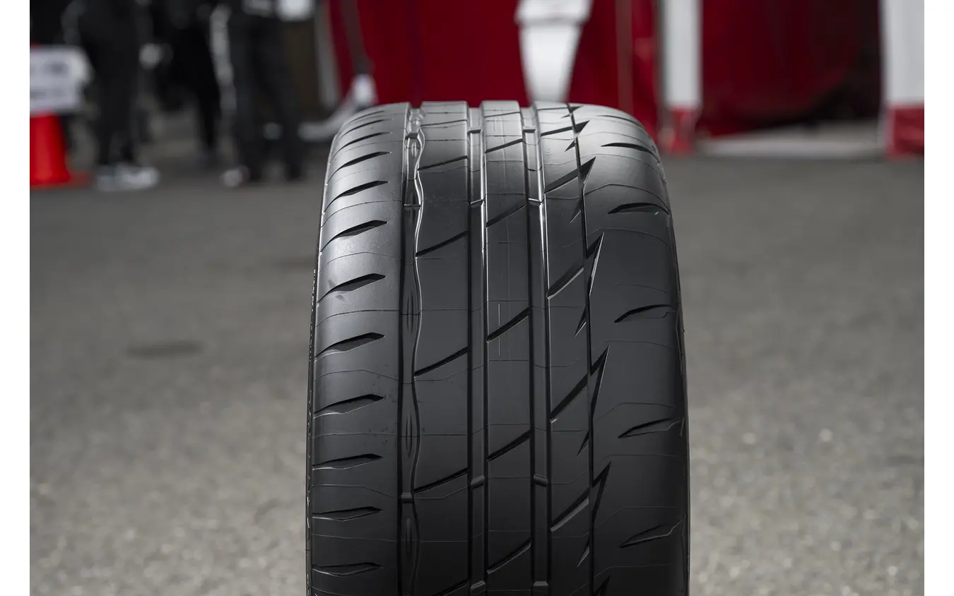 ブリヂストン アドレナリンRE005