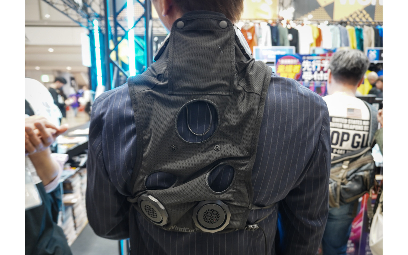 ワークマンの冷暖房服『ウィンドコア アイス×ヒーターペルチェベストプロ3（2026年モデル）』（東京モーターサイクルショー2026）