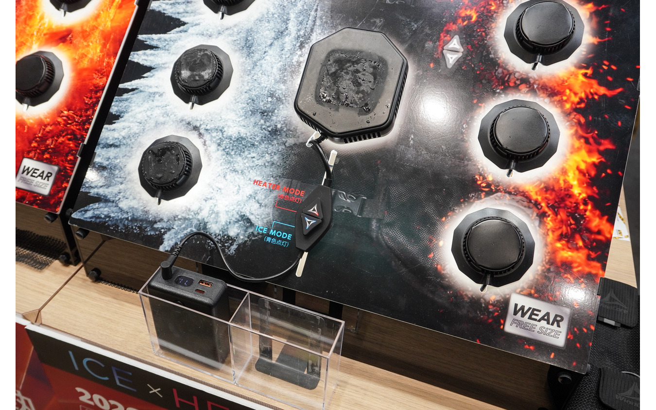 専用のバッテリーに接続して使用する。