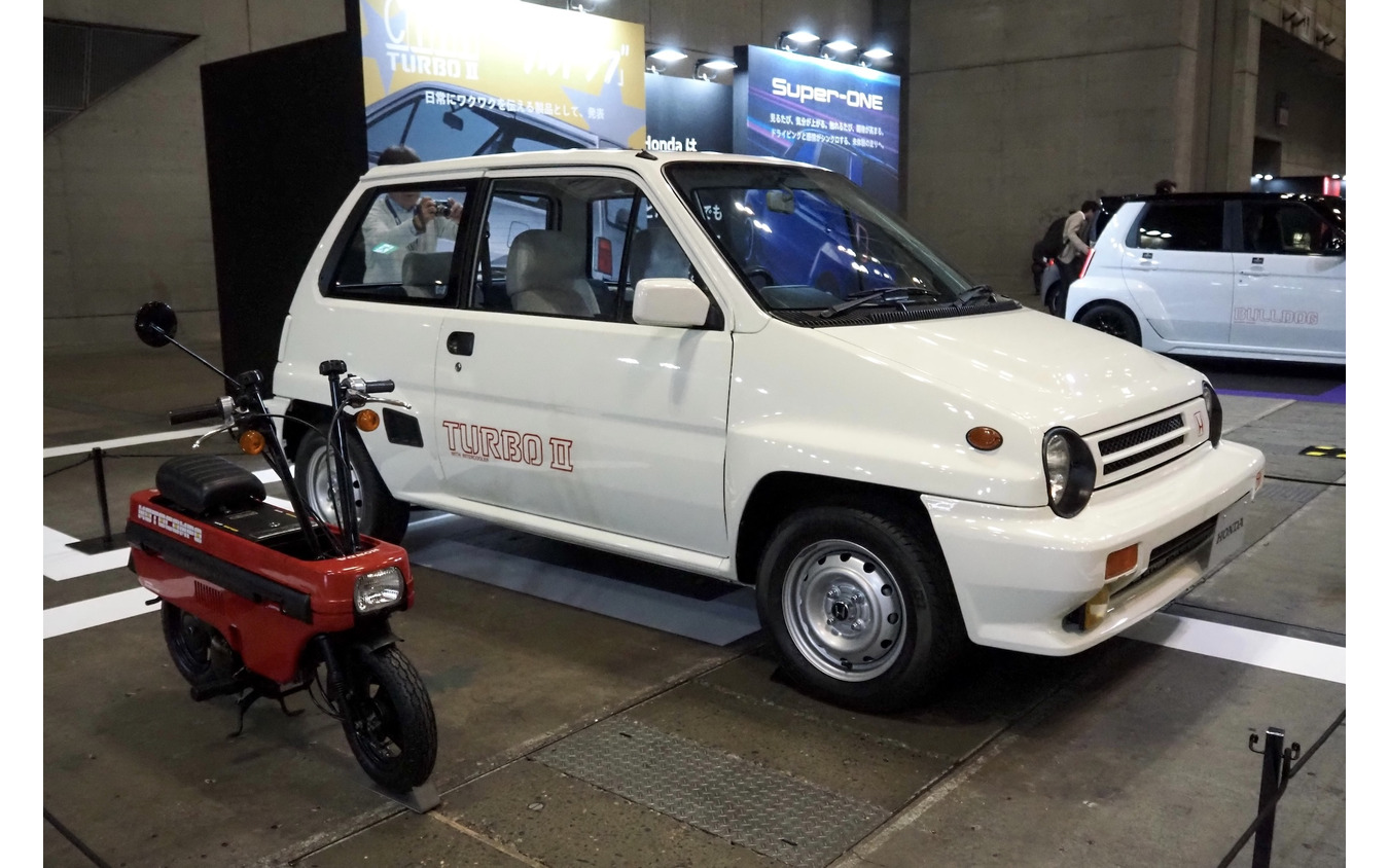 ホンダ・シティターボIIとモトコンポ（向かって左。オートモビルカウンシル2026）