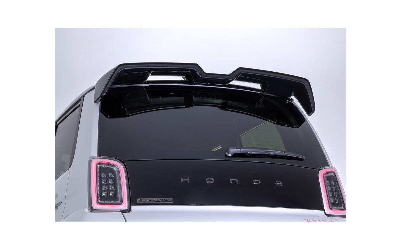 テールゲートスポイラー／ブラックエンブレム