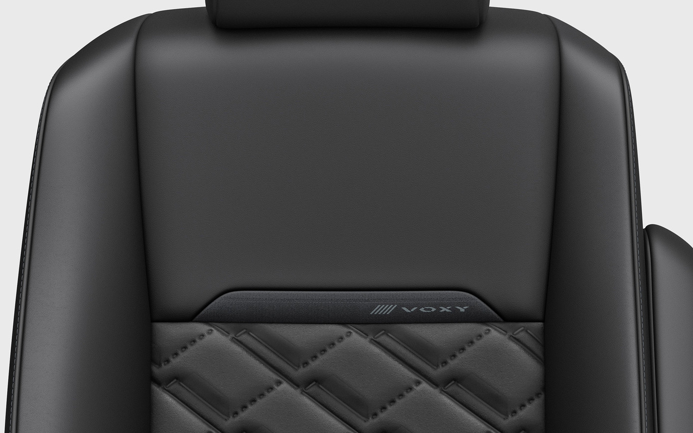 トヨタ ヴォクシー（S-Z・合成皮革＋ファブリック）