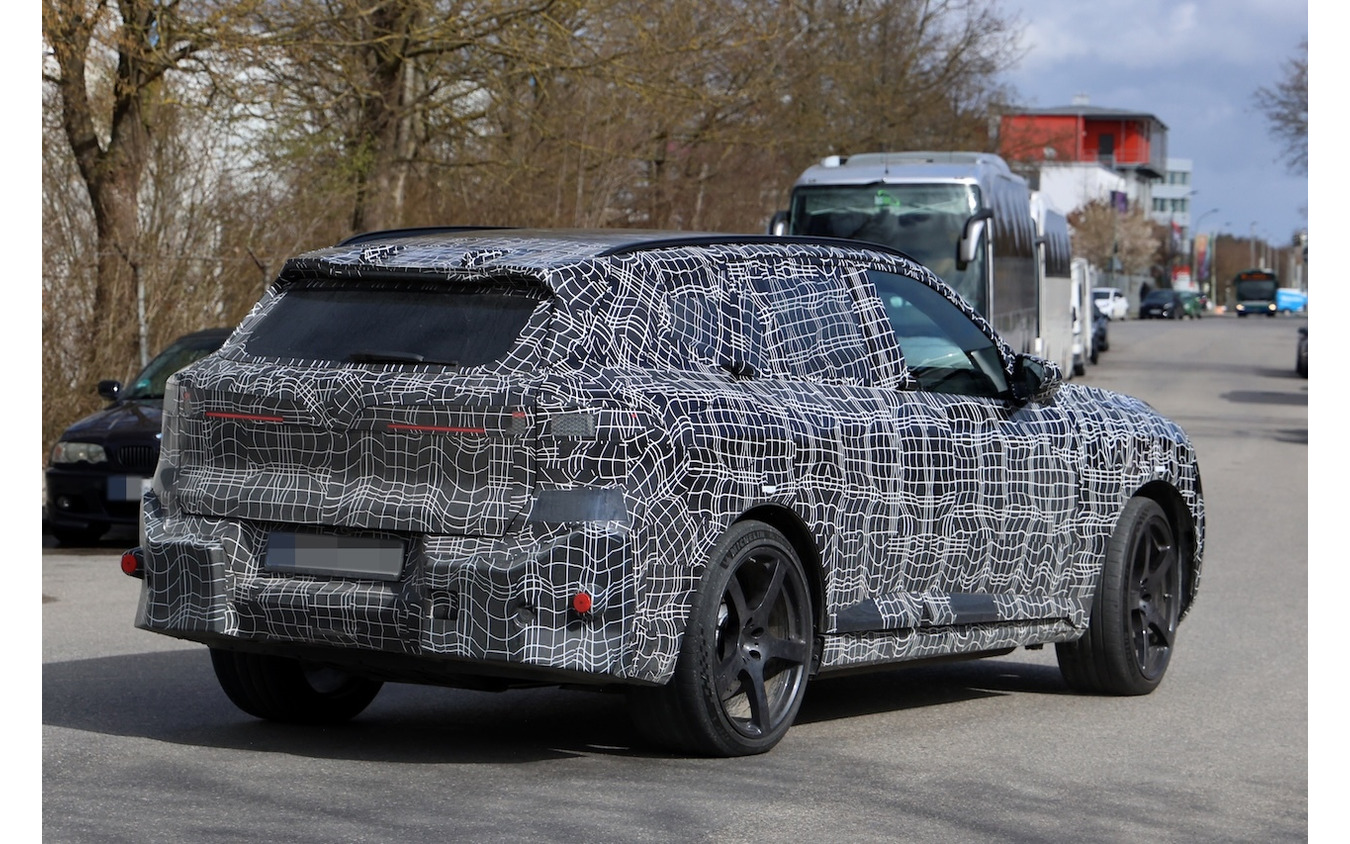 BMW iX5 M70 新型のプロトタイプ