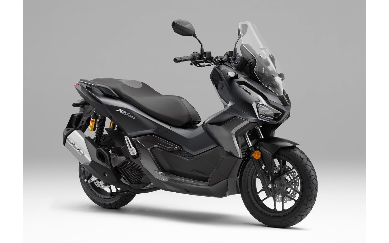 ホンダ ADV160（マットガンパウダーブラックメタリック）