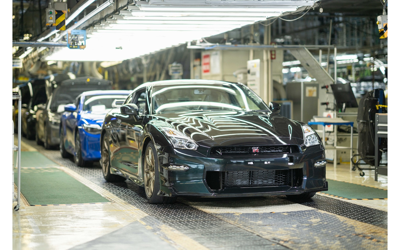 栃木工場で最後にラインオフした日産 GT-R（2025年8月）