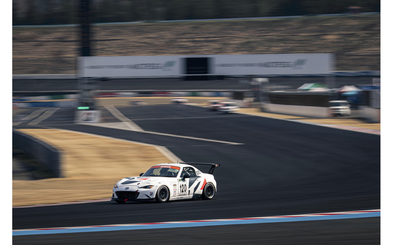 倶楽部MAZDA SPIRIT RACING ROADSTER（#120）