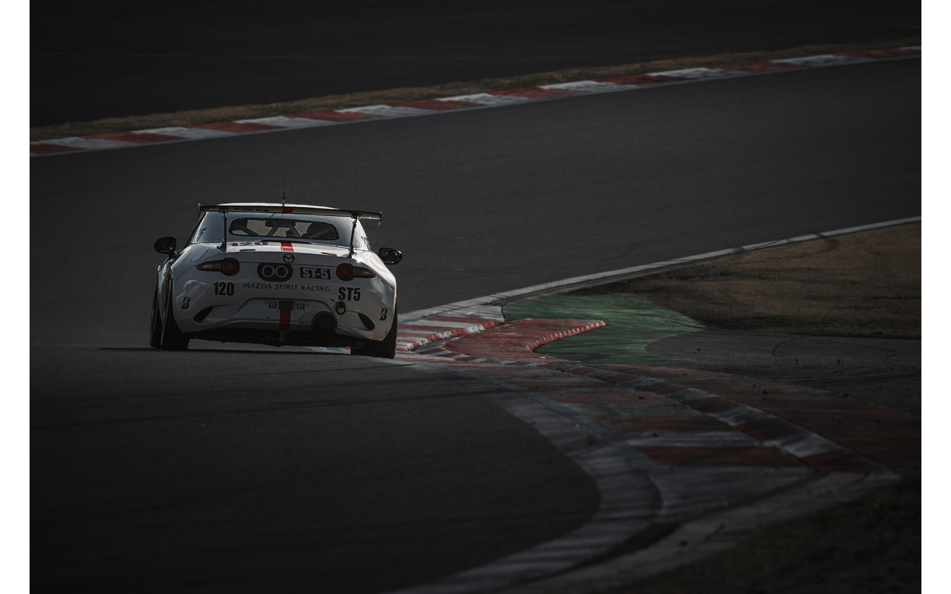 倶楽部MAZDA SPIRIT RACING ROADSTER（#120）