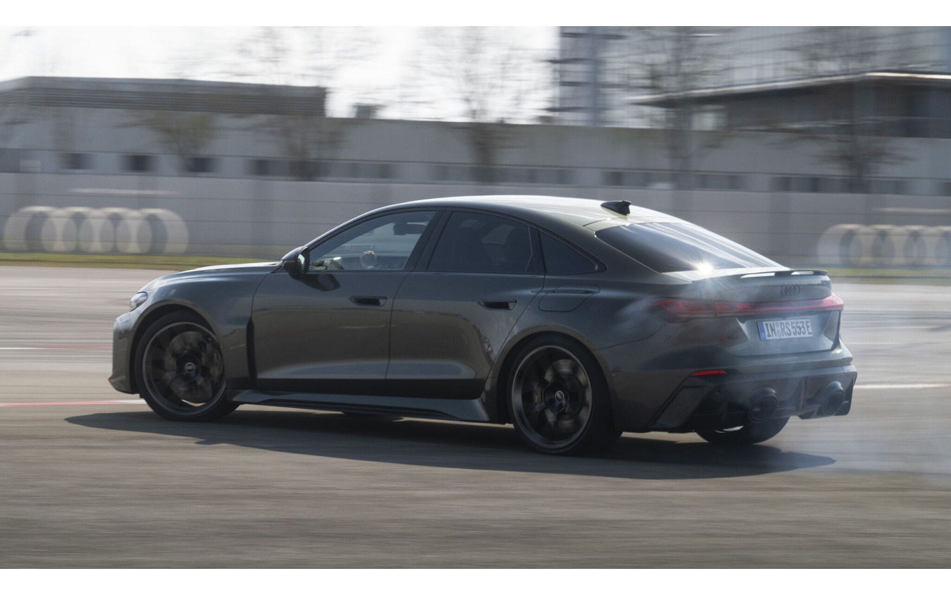 アウディ RS 5 新型
