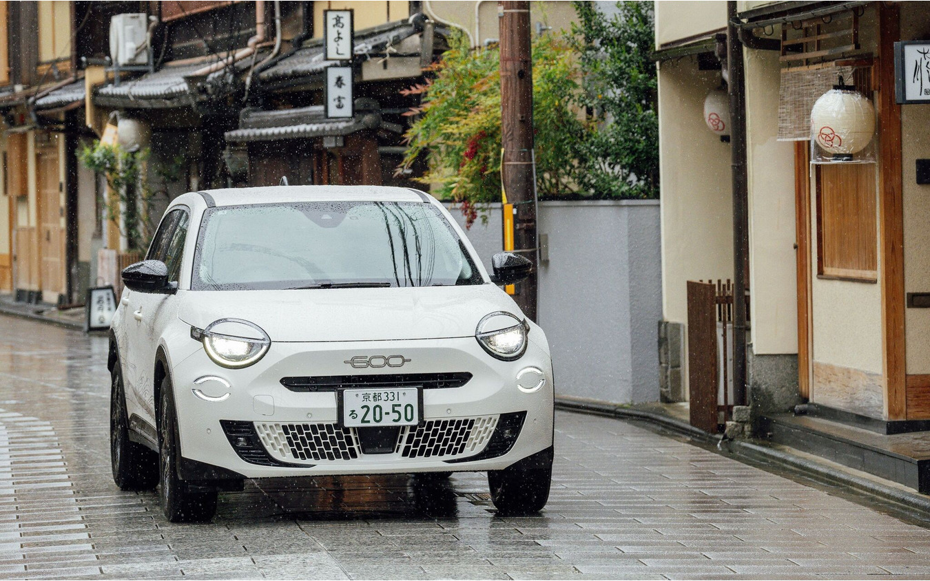 特別なフィアット600eが京都市公用車に