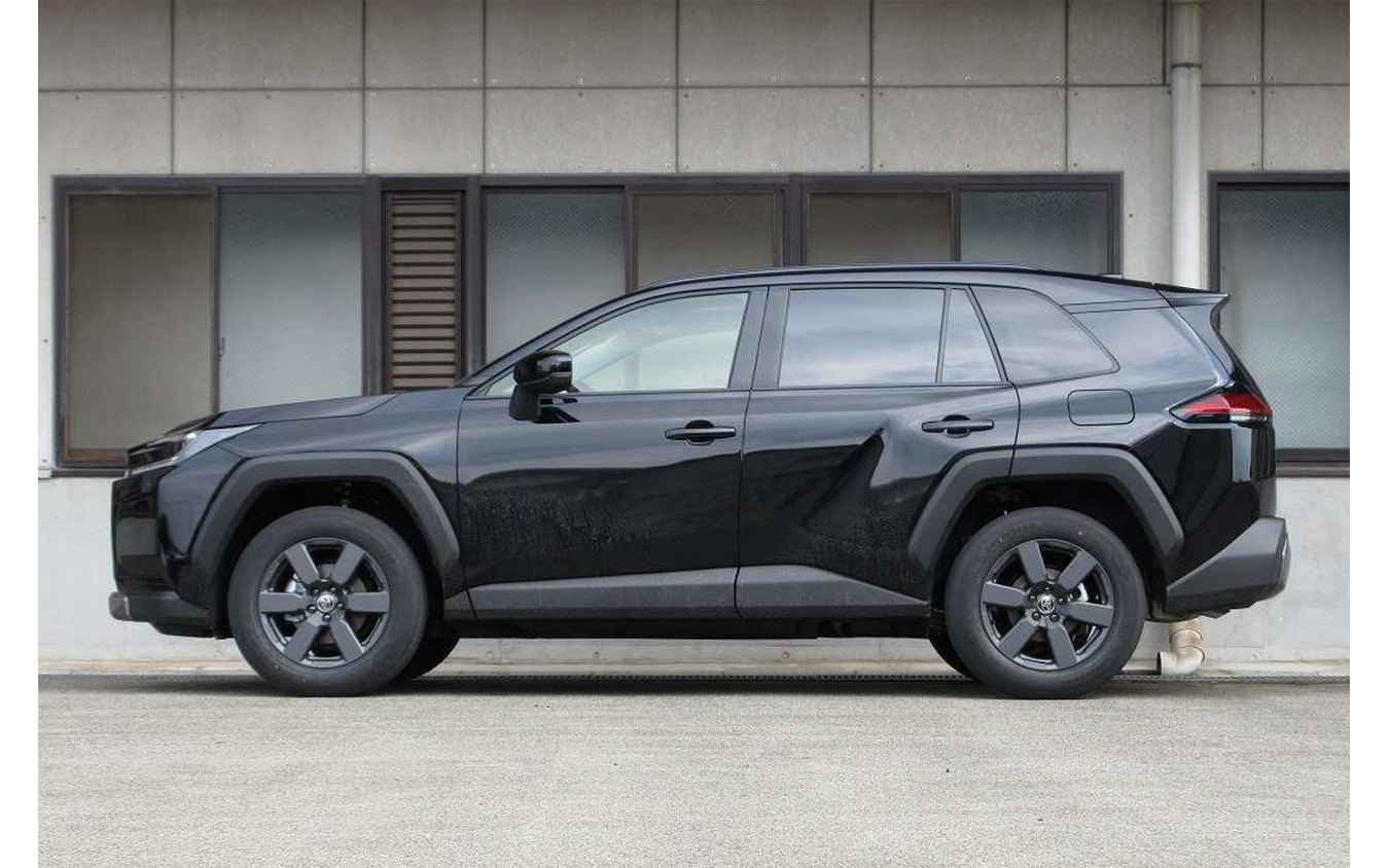 タナベ デバイドUP40　RAV4装着例（推奨時車高　フロント：25mmアップ / リア：30mmアップ）