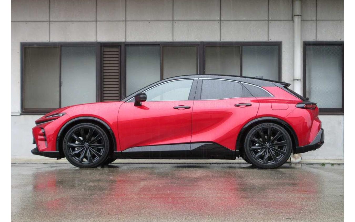 タナベ サステックNF210　トヨタ・クラウンスポーツ装着例（フロント：28mmダウン / リア：26mmダウン）