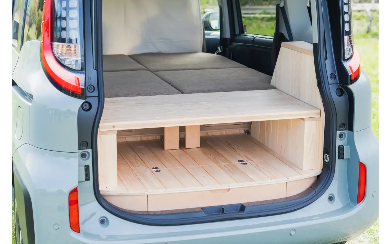 トヨタ シエンタ専用車中泊キット「VANLIFE ROOMKIT」の7人乗り用