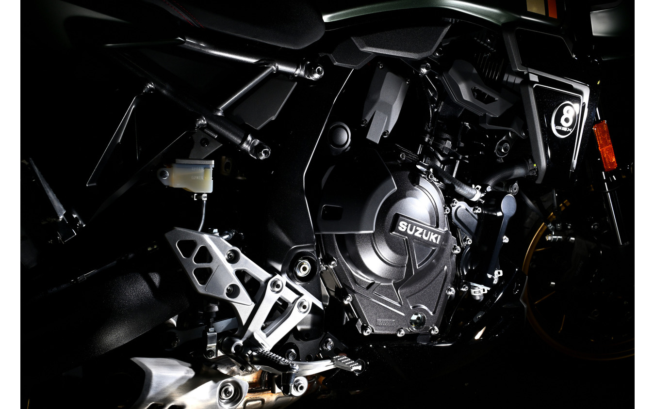 スズキ GSX-8TT