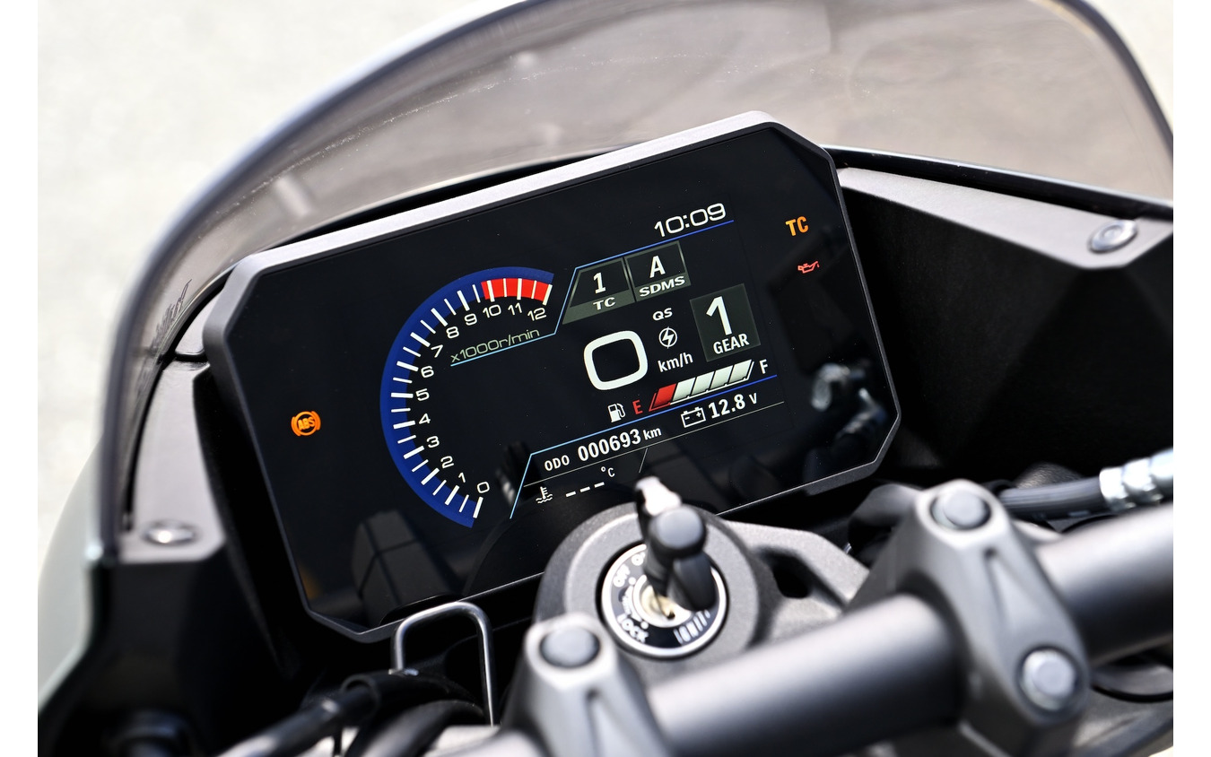 スズキ GSX-8TT