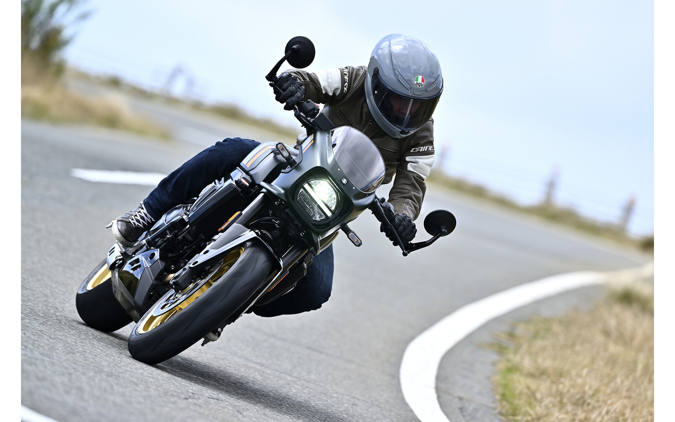 スズキ GSX-8TT