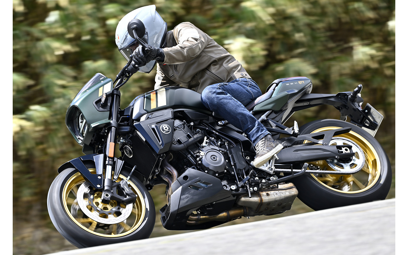 スズキ GSX-8TT
