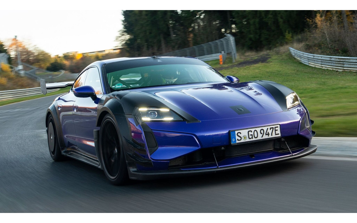 ポルシェ『タイカン ターボ GT』の「ウィザッハ・パッケージ」のマンタイ（Manthey）キット装着車