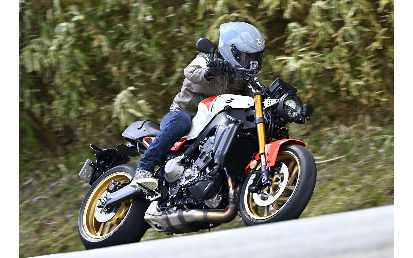 ヤマハ XSR900