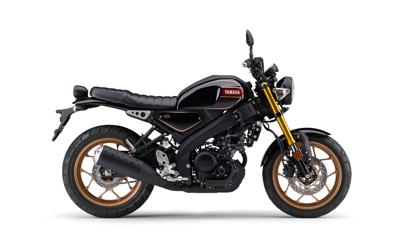 ヤマハ XSR155 ABS（ブラックメタリック12）