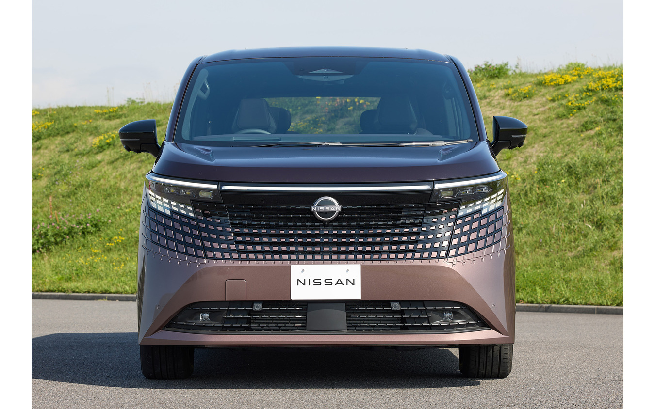 日産 エルグランド 新型（FUJI DAWN）