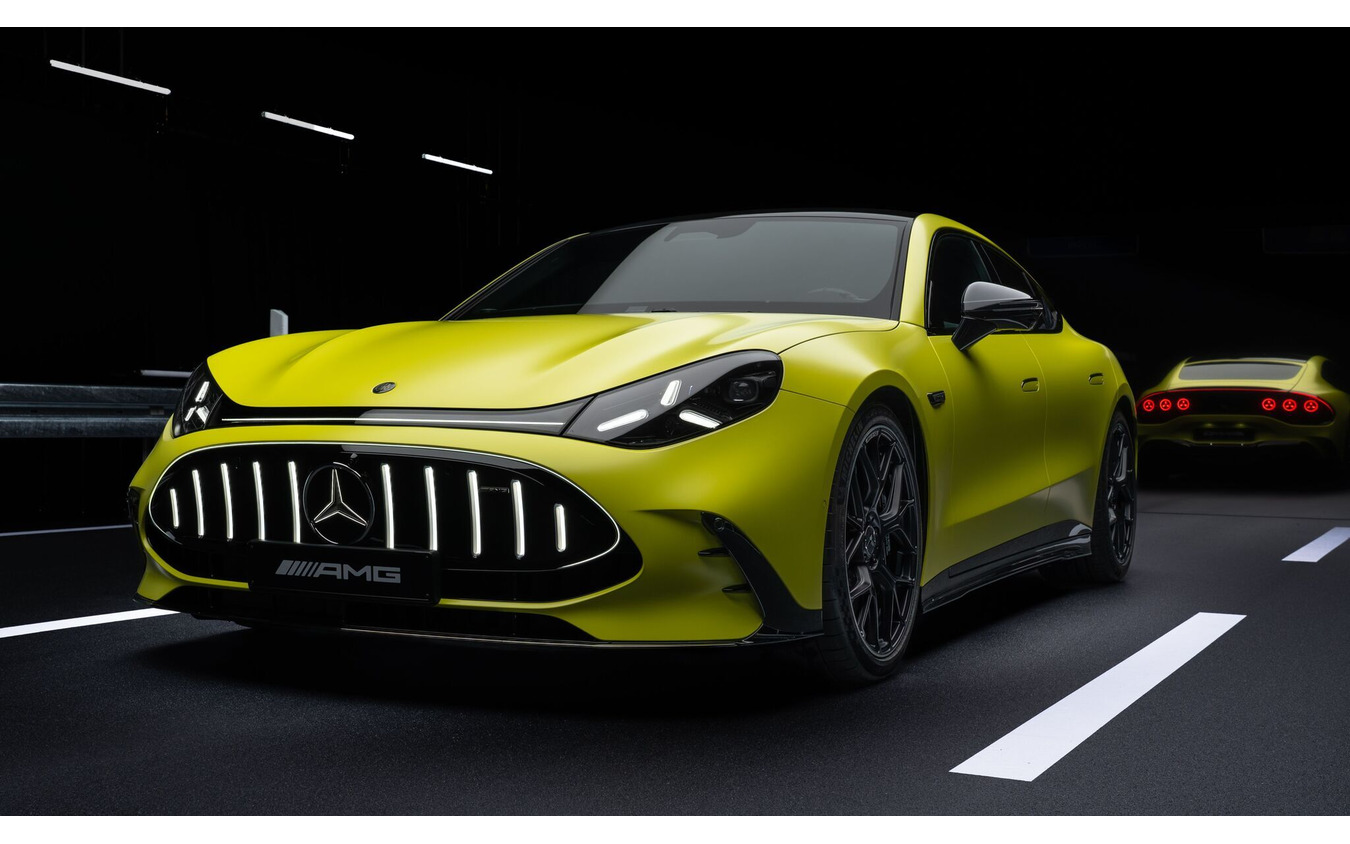 メルセデスAMG GT 4ドアクーペ新型