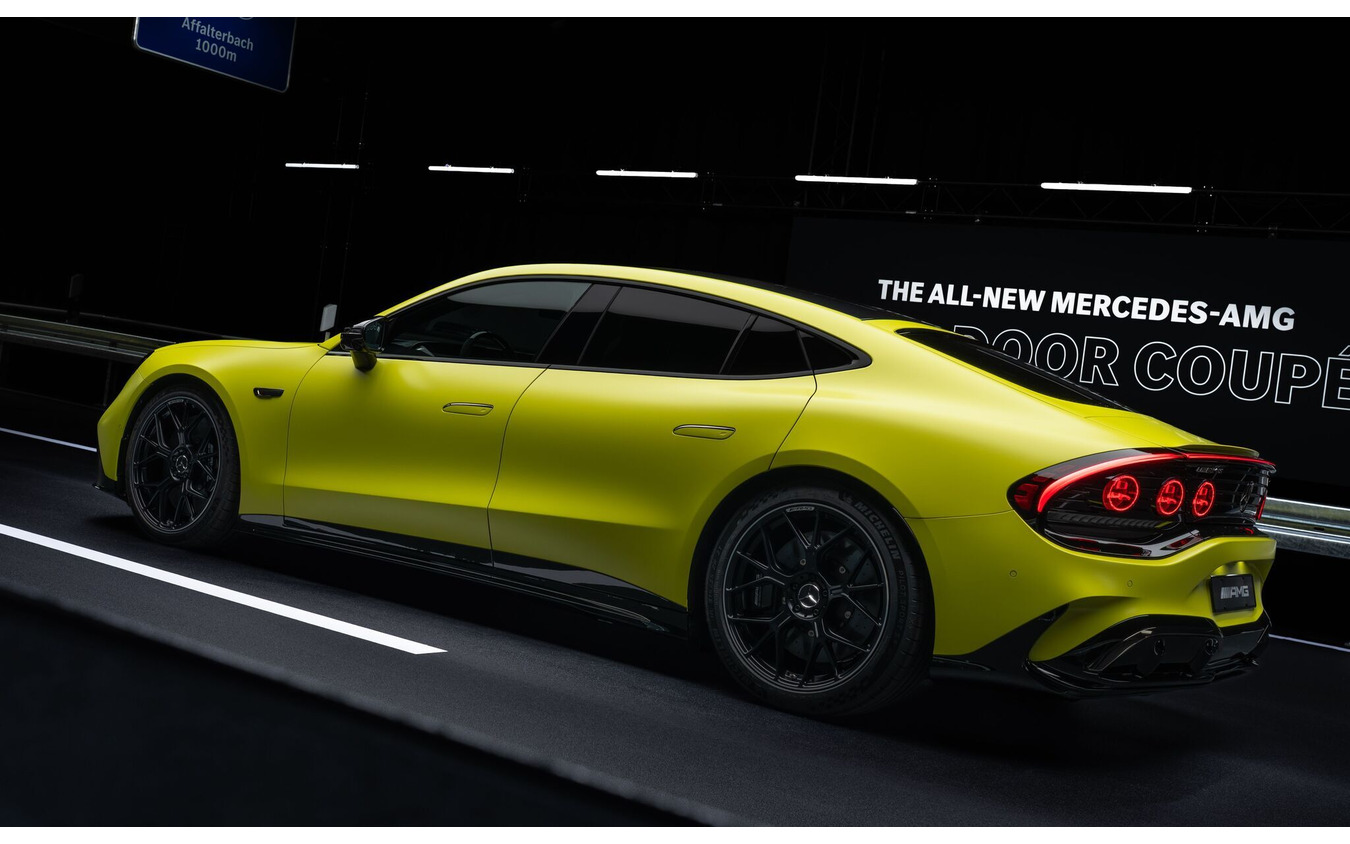 メルセデスAMG GT 4ドアクーペ新型
