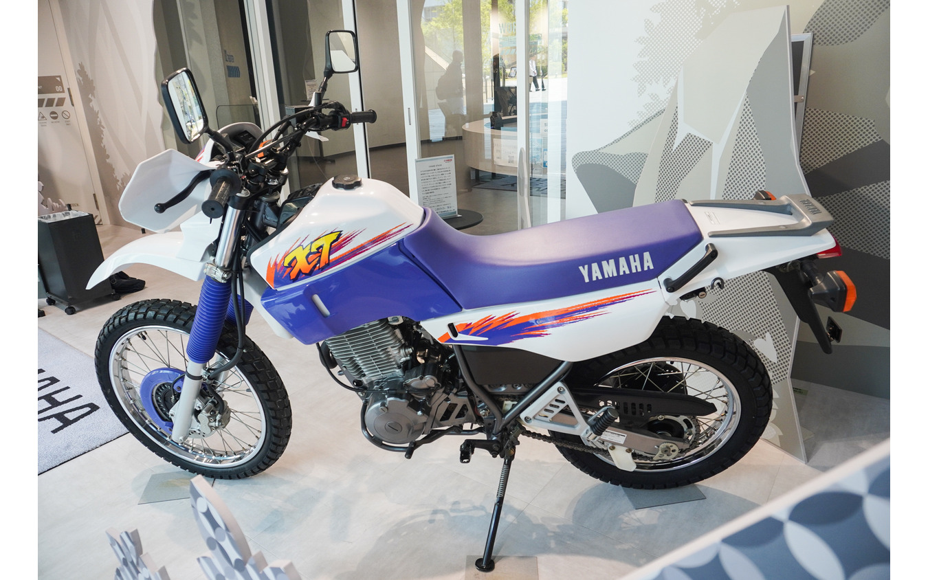 YAMAHA e-RIDE BASEで展示中のヤマハ XT600