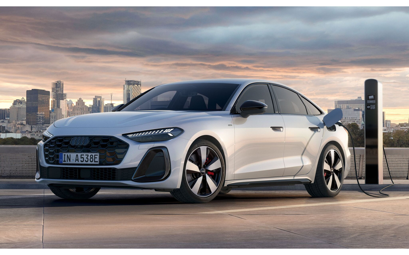 アウディ A5 TFSI e-hybrid quattro S line