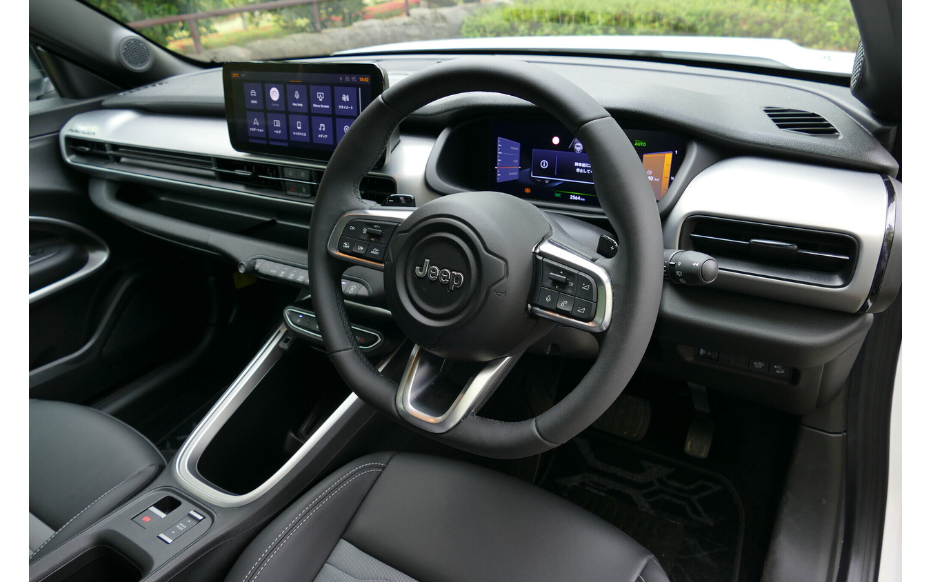 ジープ アベンジャー4xe Hybrid Upland