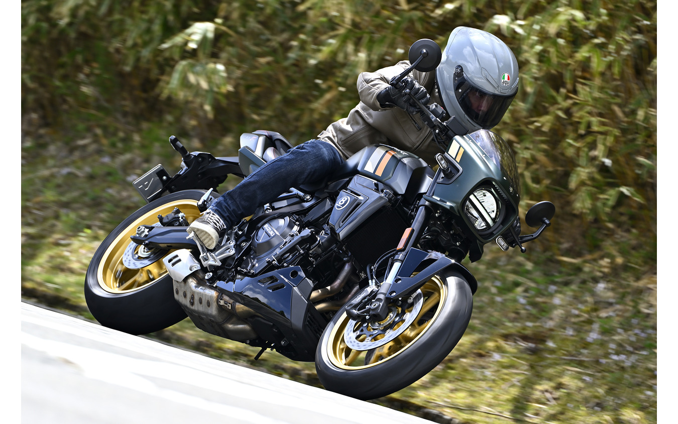 スズキ GSX-8TT