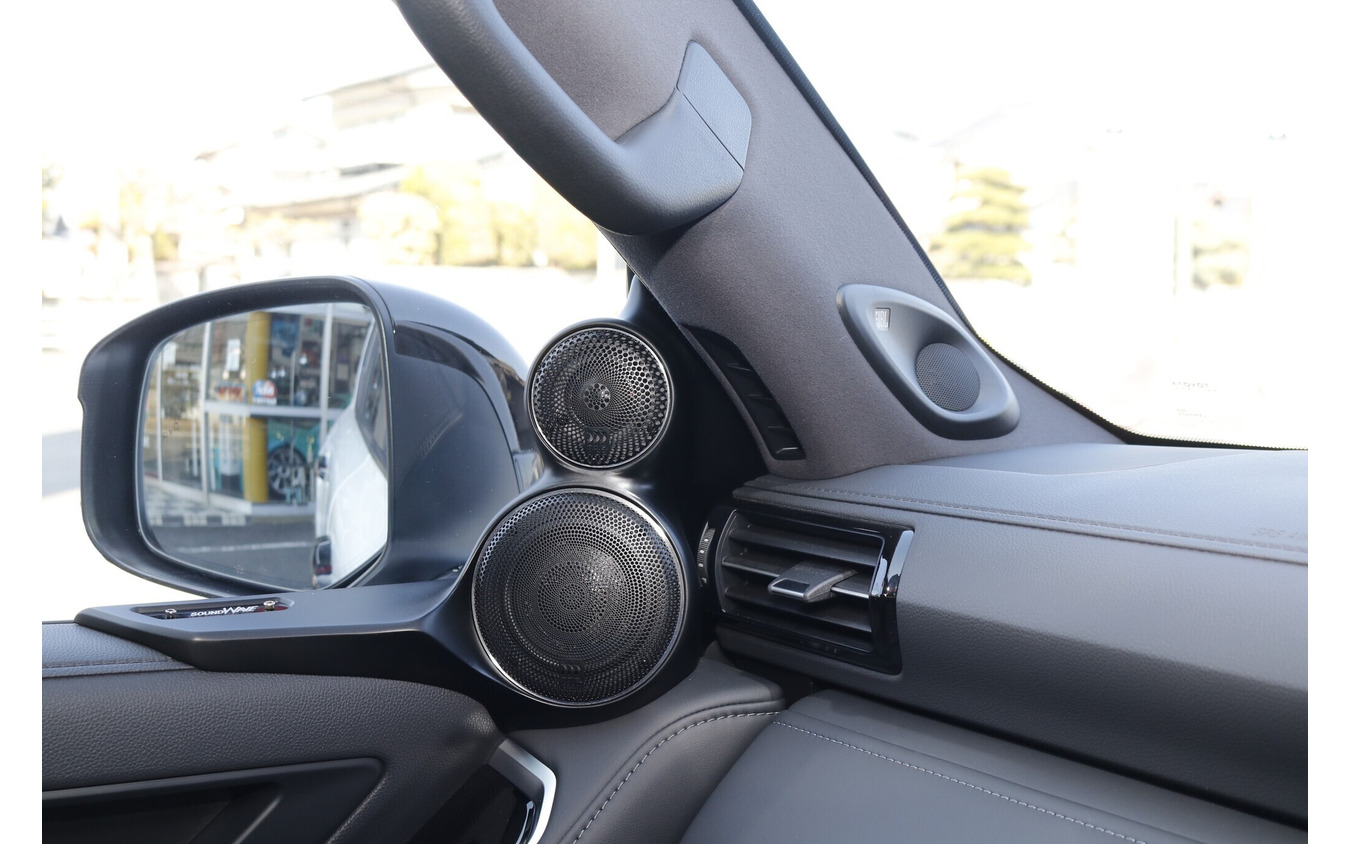 フロントスピーカーにはモレルのイレイトカーボンPRO 63Aをチョイス。中高域スピーカーはドア上部にまとめる。