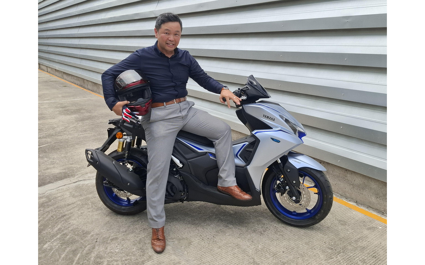 ヤマハ『AEROX』とデザインを手がけた水谷玄さん。個人所有するほど愛着があるという