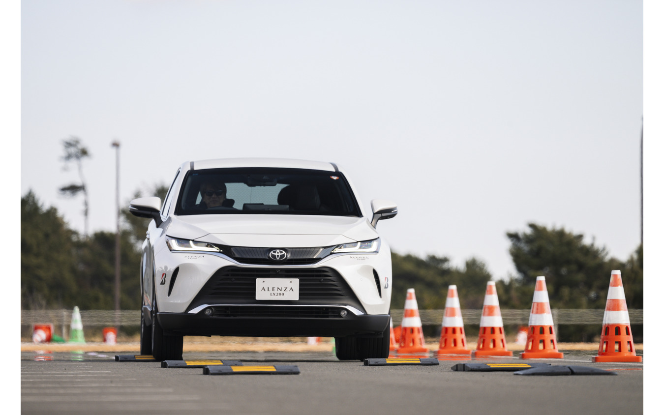 ブリヂストン「ALENZA LX200」試乗会