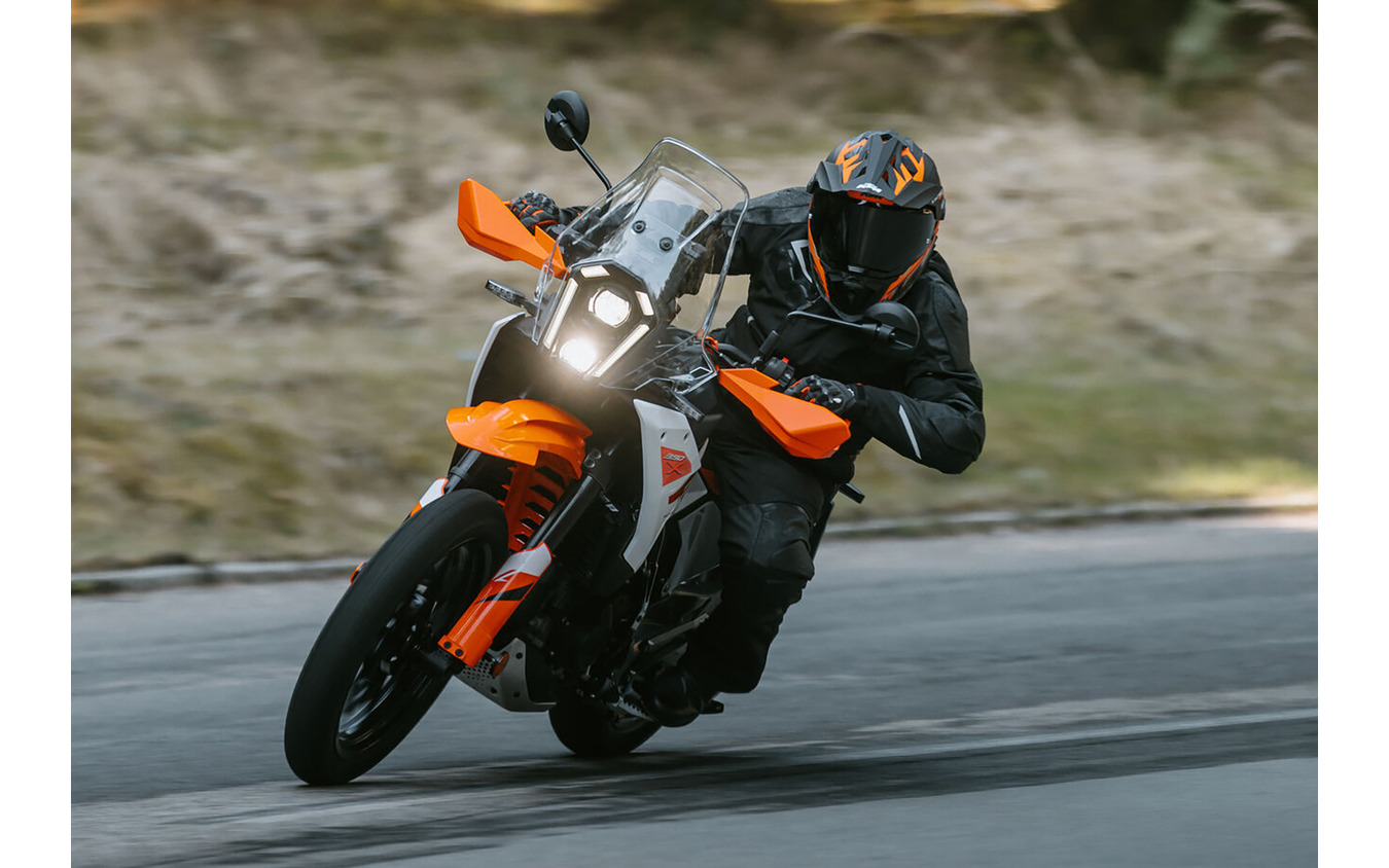 KTM 390 ADVENTURE X / ホワイト（日本未導入カラー）
