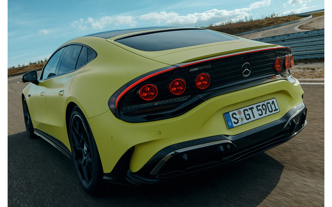 メルセデスAMG GT 4ドアクーペ新型