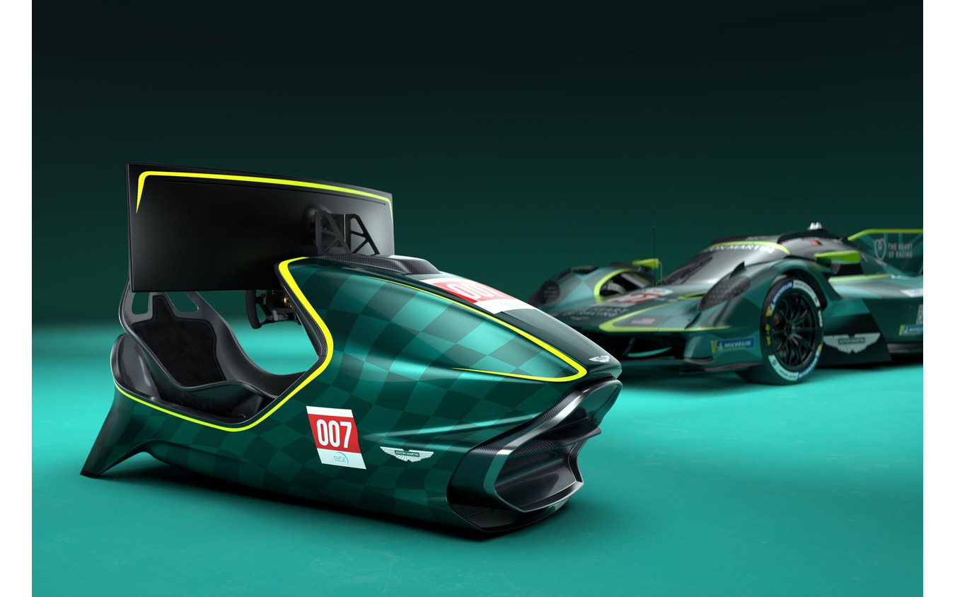 レーシングシミュレーター「AMR-C01-Rハイパーカー・エディション」