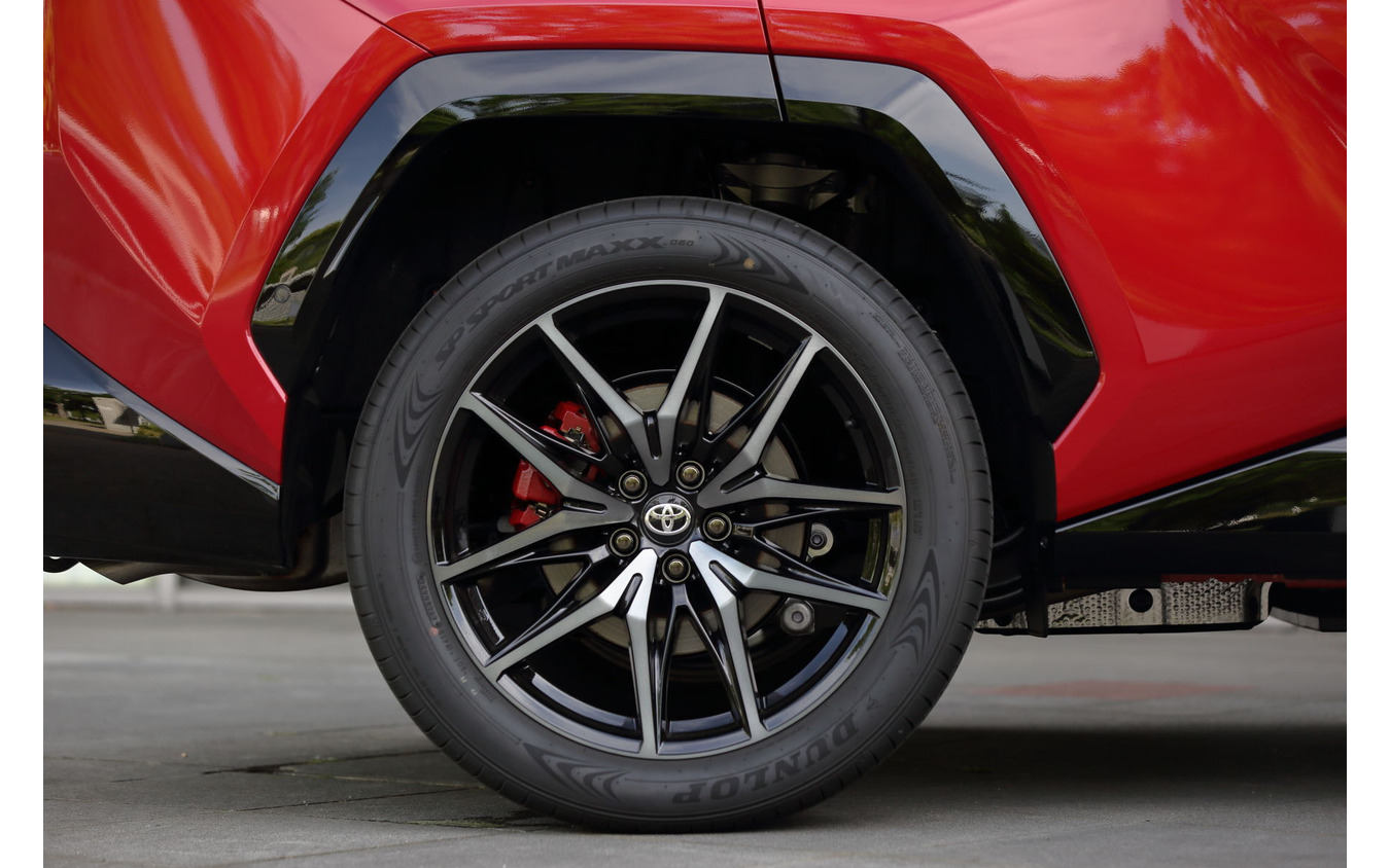 トヨタ RAV4 PHEV GRスポーツ