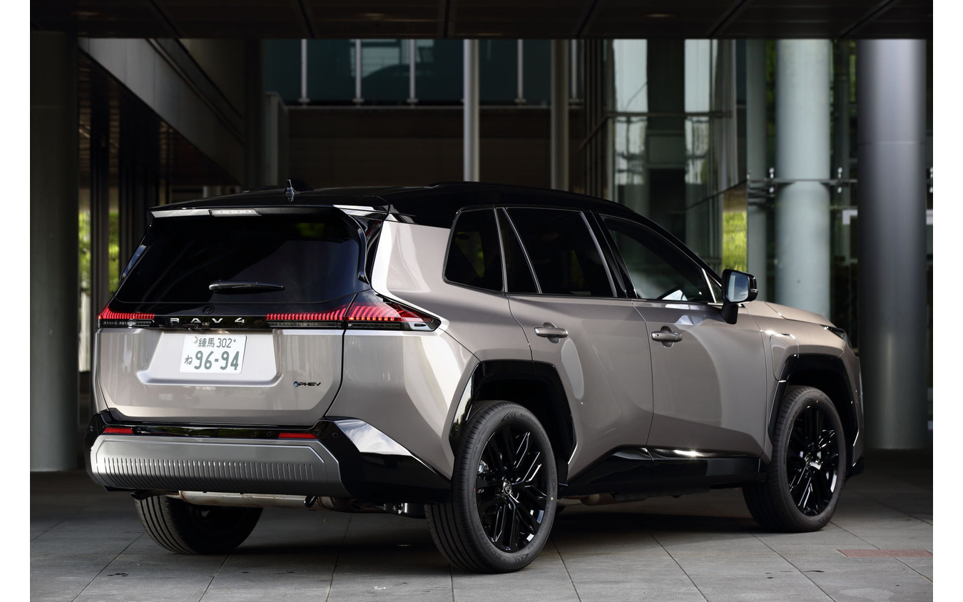 トヨタ RAV4 PHEV Zグレード