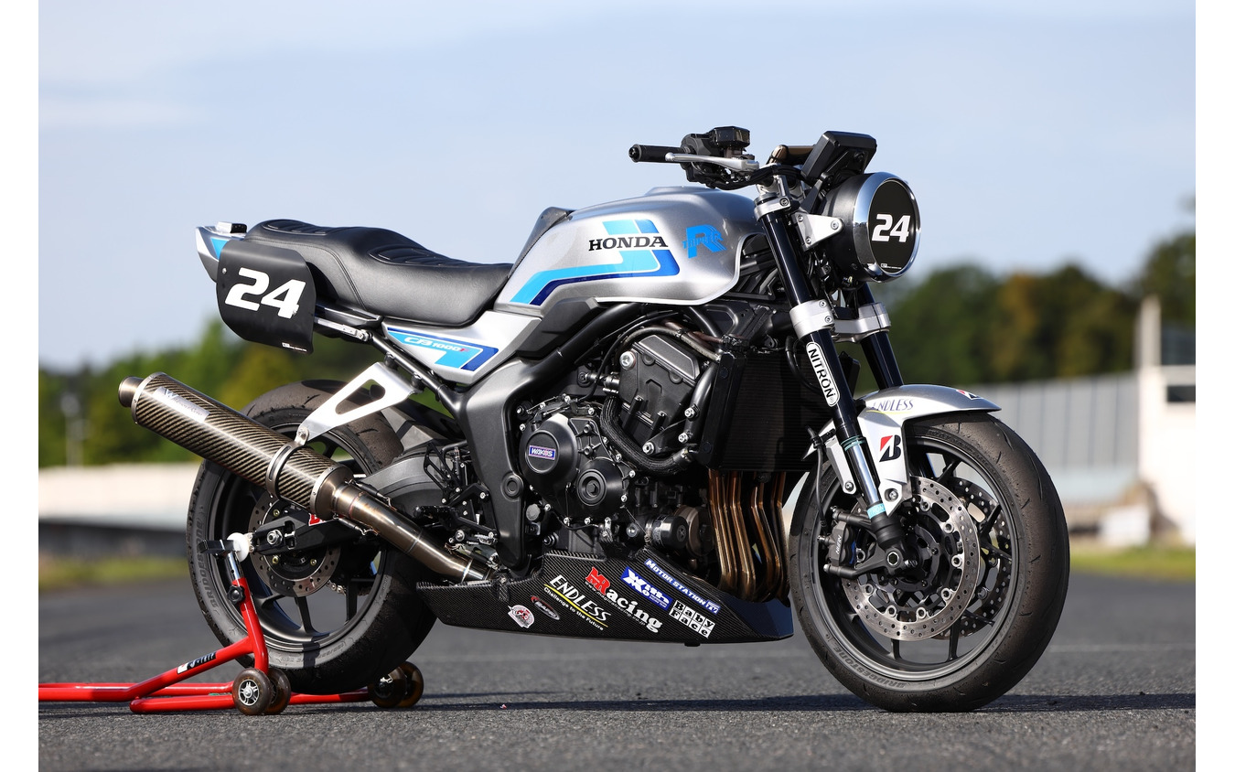 CB1000F WITH MEレーサー