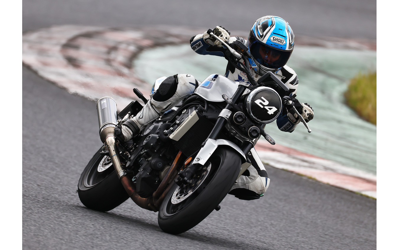 CB1000F WITH MEレーサー