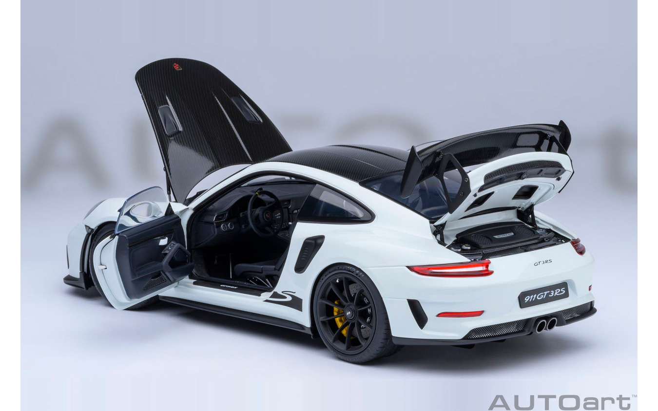 「AUTOart」の1/18スケールのダイキャストモデル、ポルシェ『911』（991.2）の「GT3 RS ヴァイザッハ・パッケージ