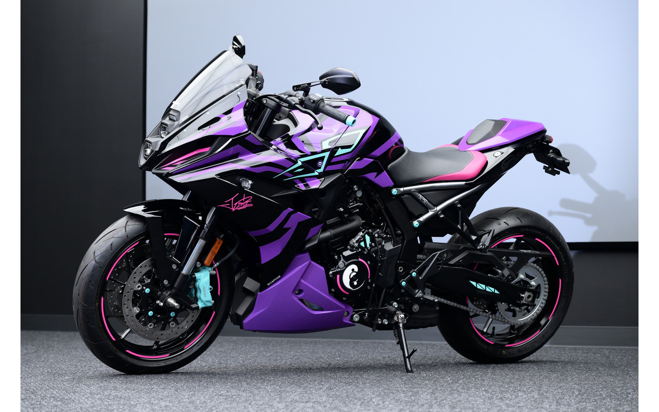 スズキ GSX-8R Tuned by JURI