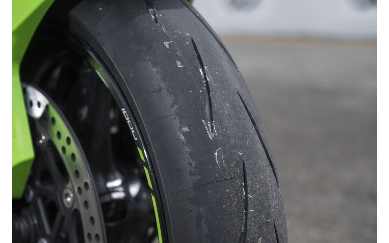 BATTLAX RACING STREET RS12