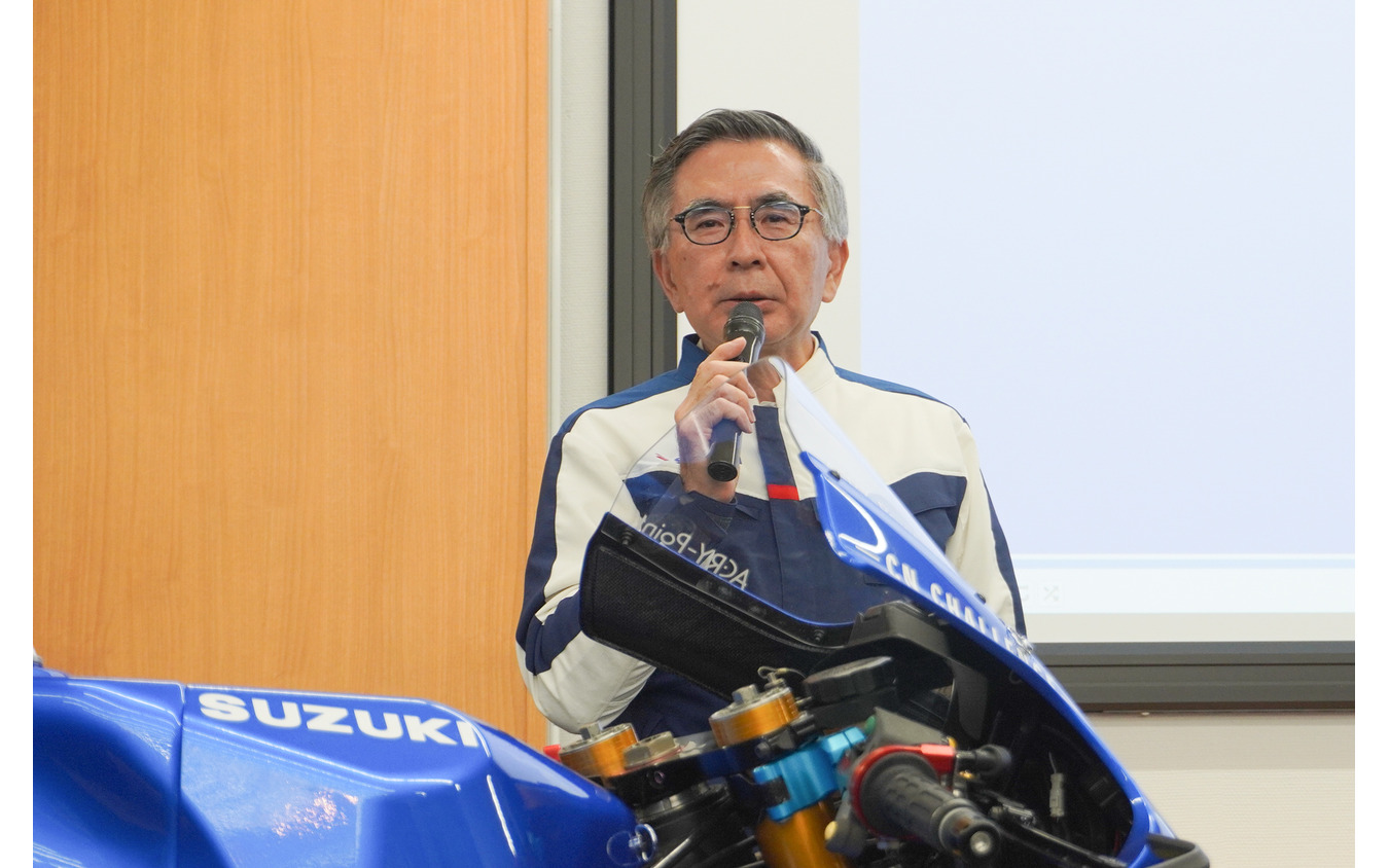 「カーボンニュートラルに勝つ、ということにチャレンジしてほしい」と話したスズキ鈴木俊宏社長