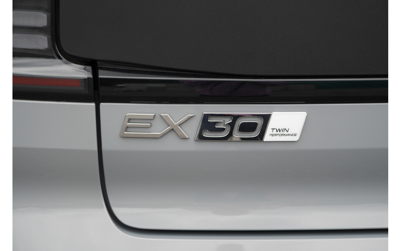 ボルボ EX30クロスカントリー