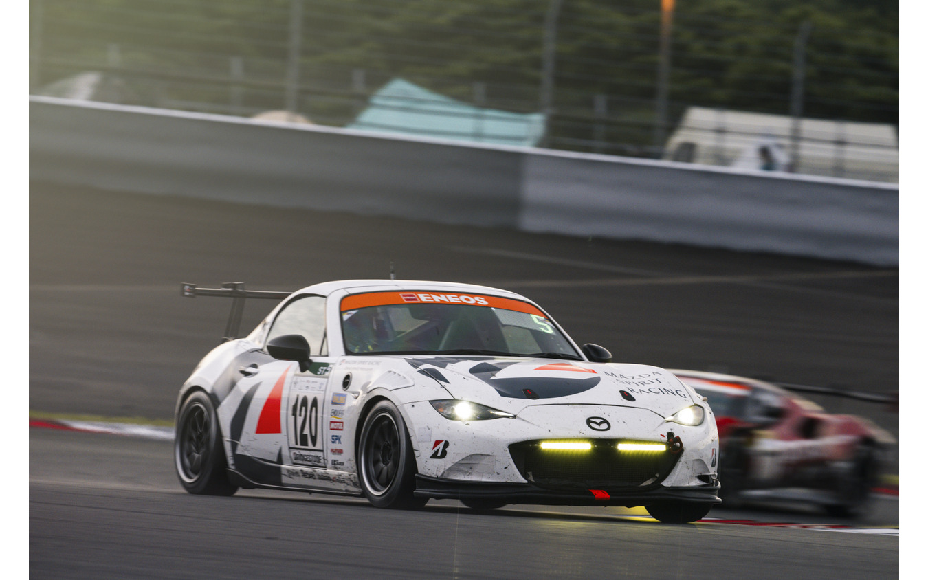 倶楽部MAZDA SPIRIT RACING ROADSTER（#120）