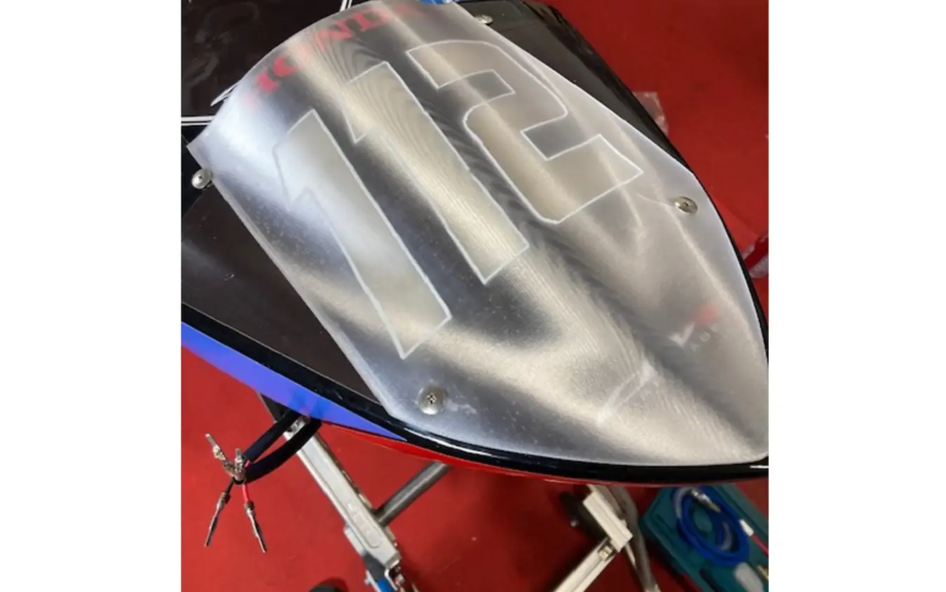 造形したバイクのリア部品