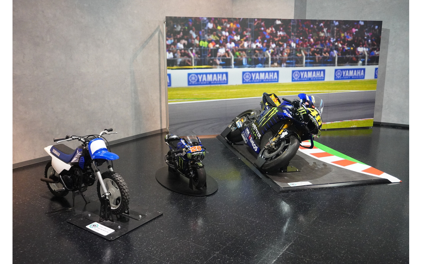 タッチ＆トライエリアには、跨って記念撮影できるMotoGPマシンも